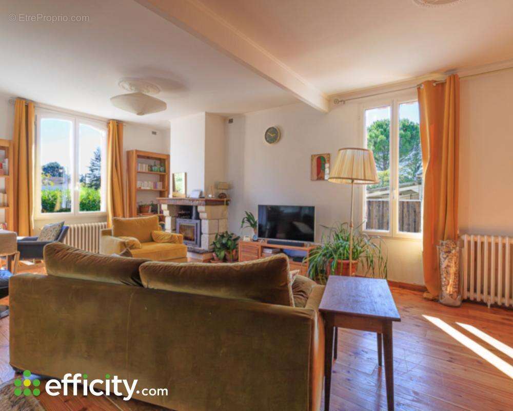 Maison à VILLEFRANCHE-DE-LONCHAT