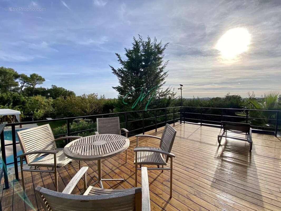 Maison à ROQUEFORT-LES-PINS