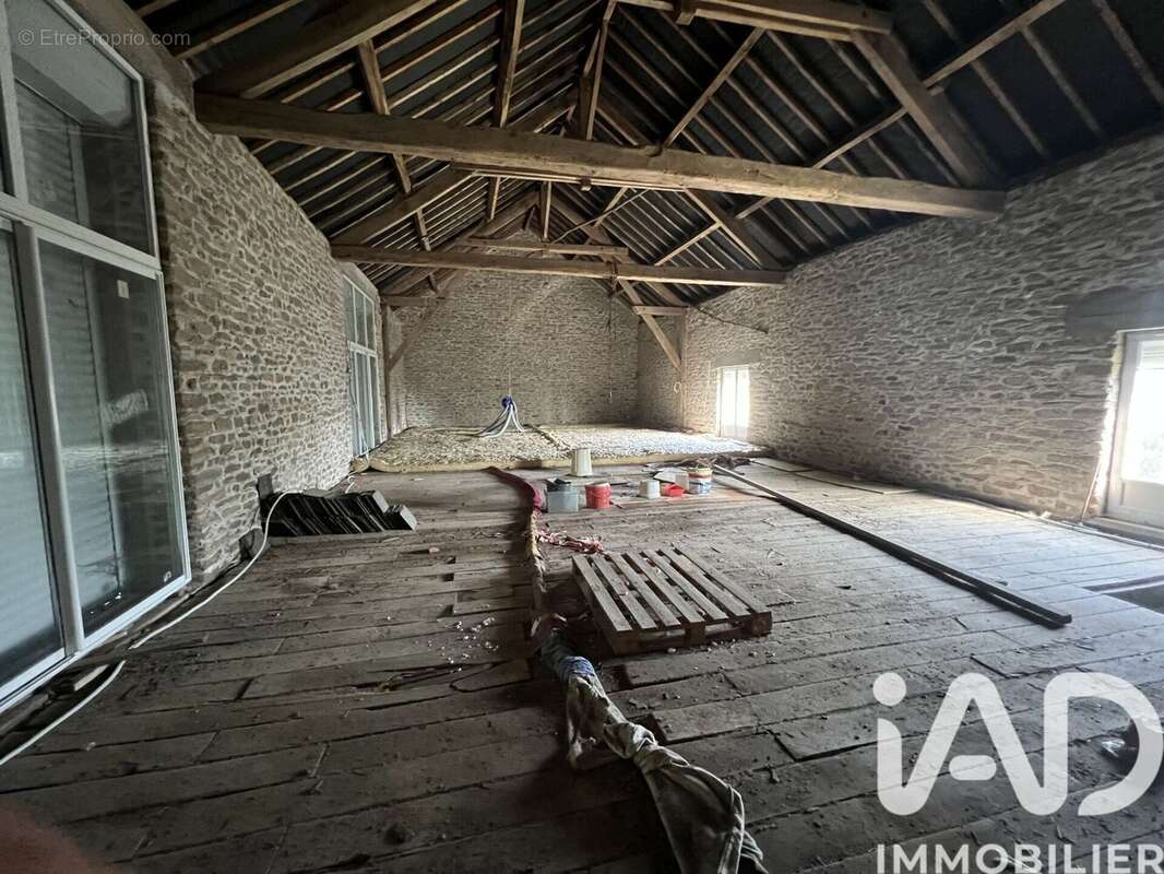 Photo 2 - Maison à AZERABLES