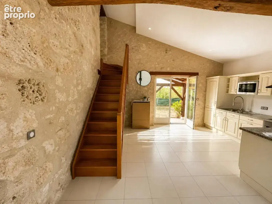 Propriété de charme en pierre composée de trois logements, piscine et terrain de 8 000 m² – À 7 minutes de Condom - photo 7