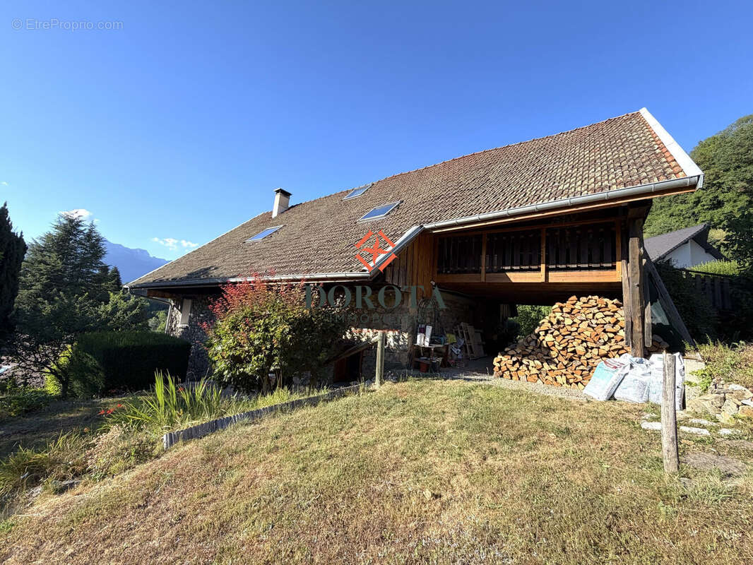 Maison 163 m² à La Combe-De-Lancey  - photo 3