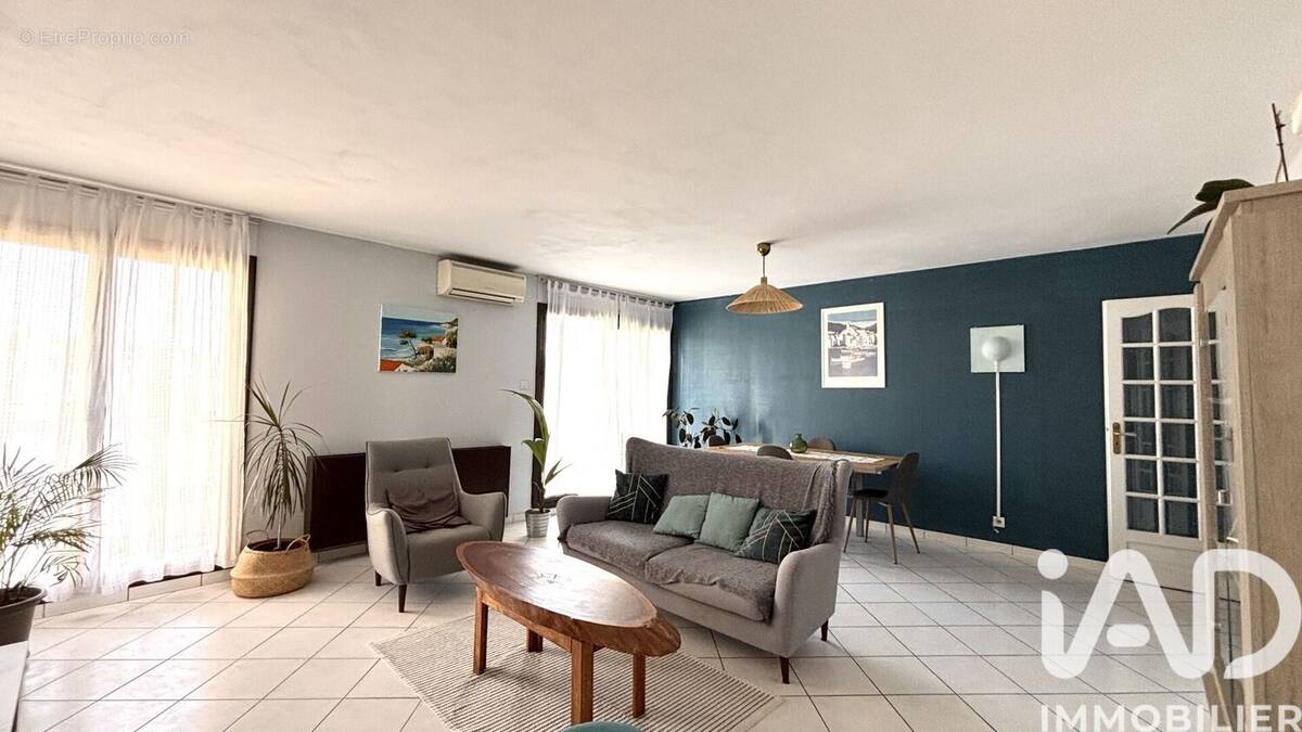 Photo 1 - Appartement à MARSEILLE-12E
