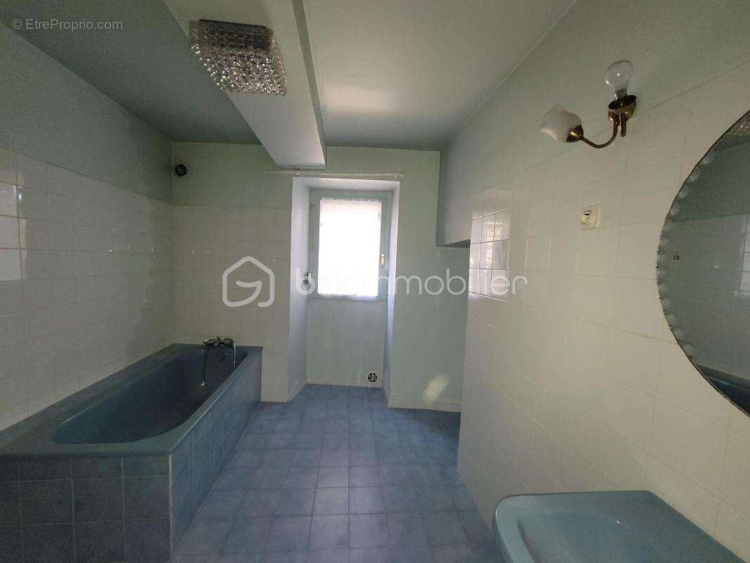 Appartement à SAINTE-COLOMBE-SUR-SEINE