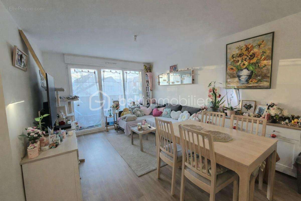 Appartement à COURCOURONNES