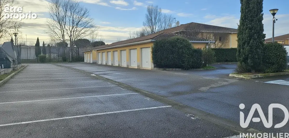 Photo 1 - Parking à AUCAMVILLE