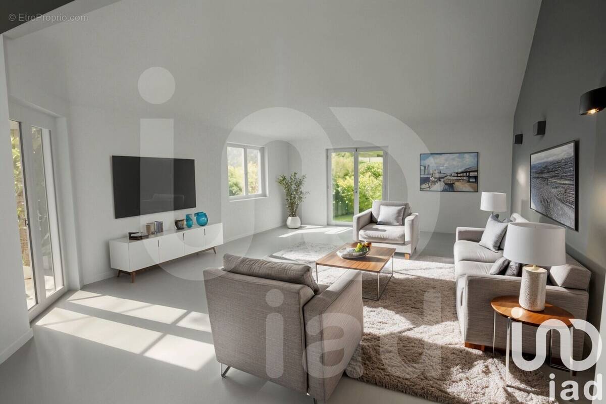 Photo 1 - Maison à SAINT-CLEMENT-DE-RIVIERE