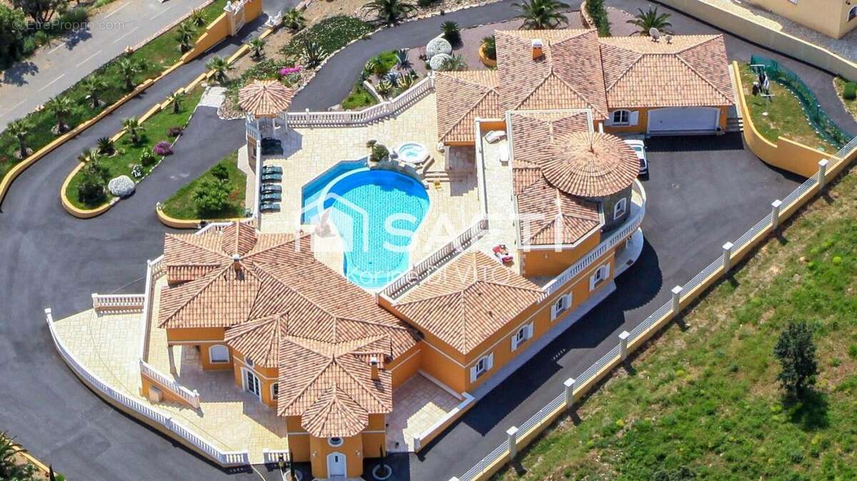 Photo 3 - Maison à ROQUEBRUNE-SUR-ARGENS