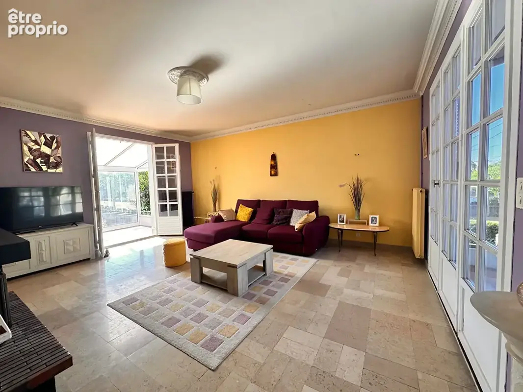 AUBIGNY-SUR-NÈRE  Maison familiale 135 m²  4 chambres Véranda  Sous-sol complet - photo 4