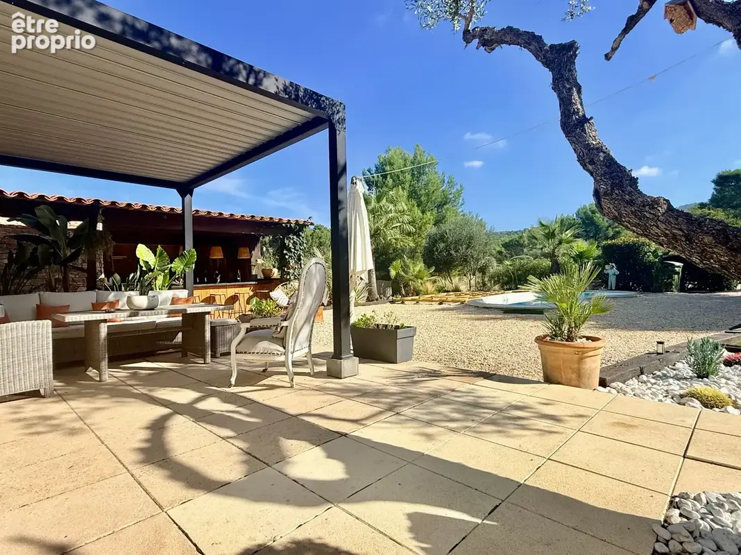 Maison de plain pied 3800 m2 de terrain  avec piscine et pool house - photo 11