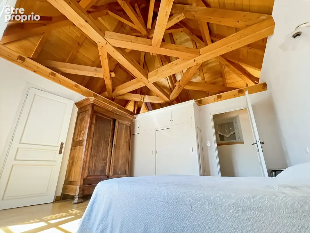 Maison en pierre avec dépendances ! 4 chambres - 7 334 m2 de terrain - photo 8