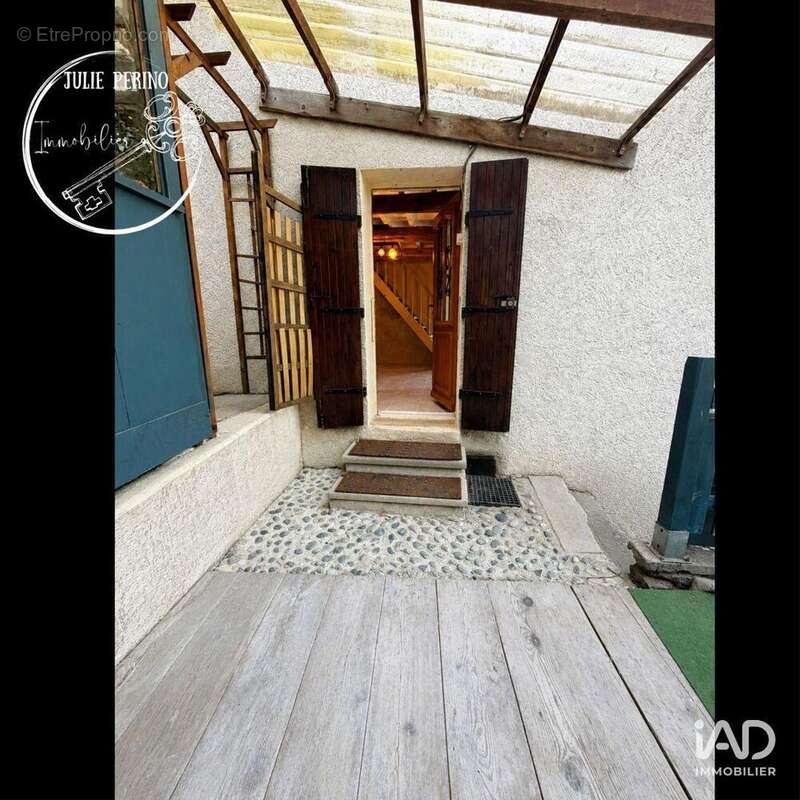 Maison 40 m² à Saint-Laurent-En-Beaumont  - photo 7