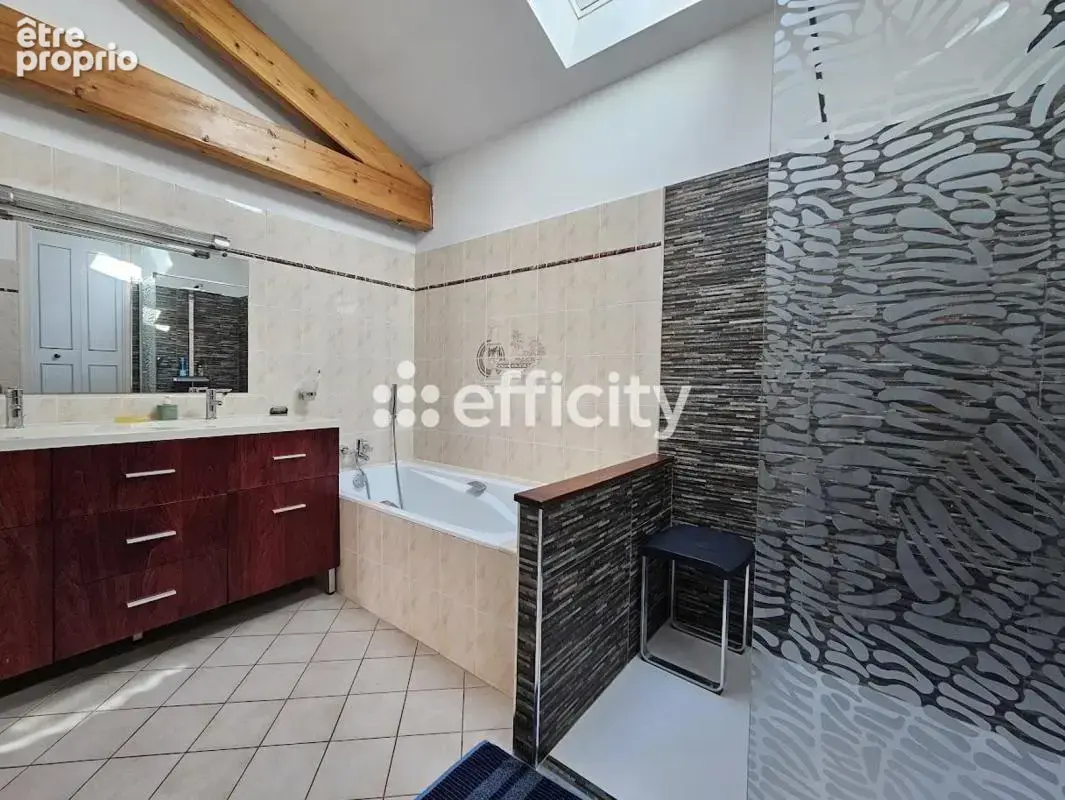 Maison 6 pièces 157 m² à vendre à La Rochelle (17000) - photo 10