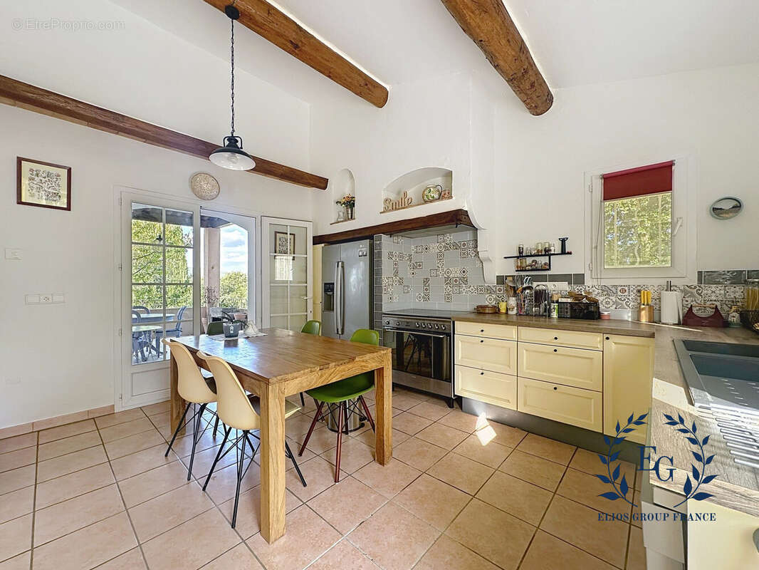 Maison à BESSE-SUR-ISSOLE