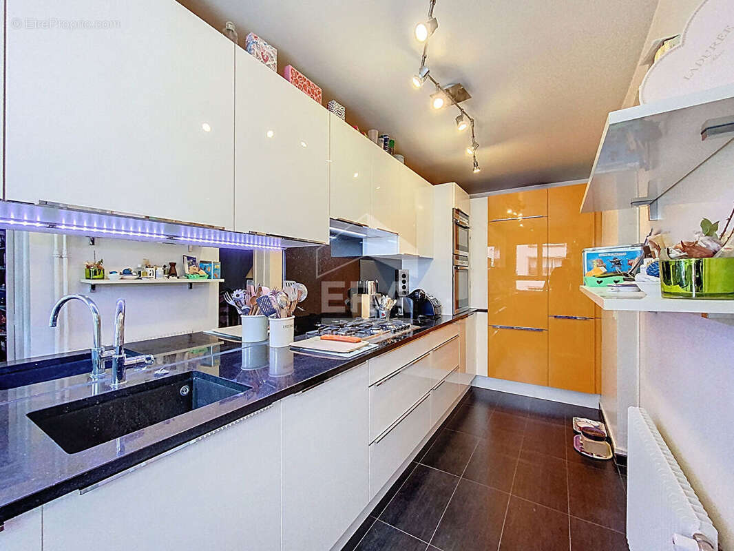 Appartement à PARIS-19E
