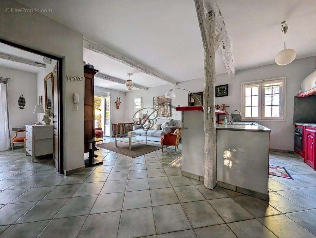 Maison à MEYRARGUES