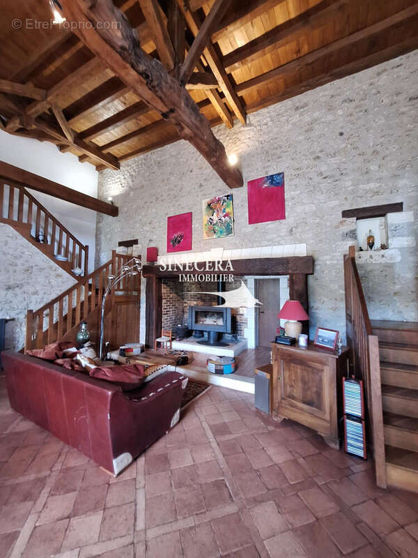 Maison 230 m² à Bourdeilles  - photo 8