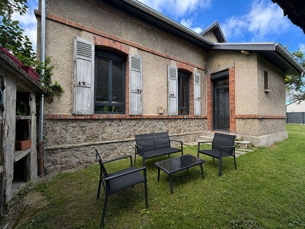 Maison à SELLES