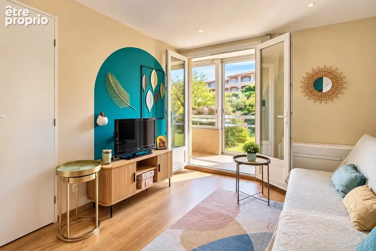 Appartement à BORMES-LES-MIMOSAS
