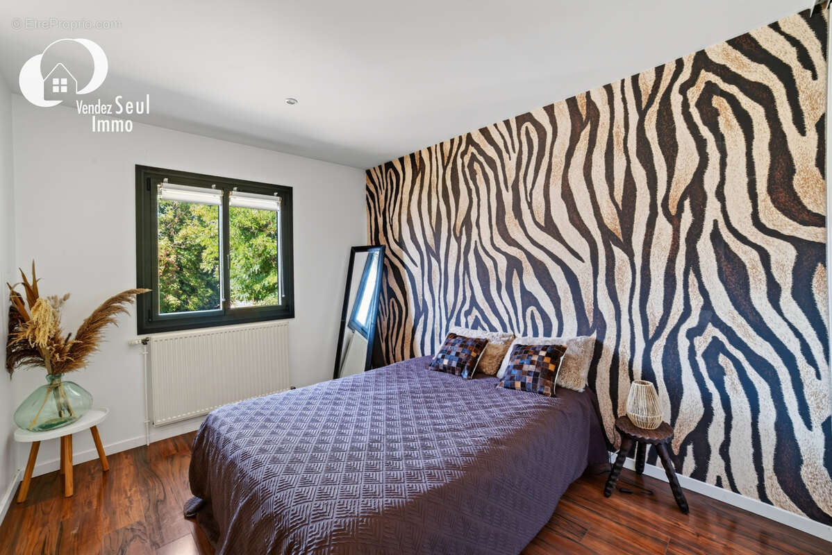 Maison  4 pièces sur terrain 990 m2 avec piscine - photo 7