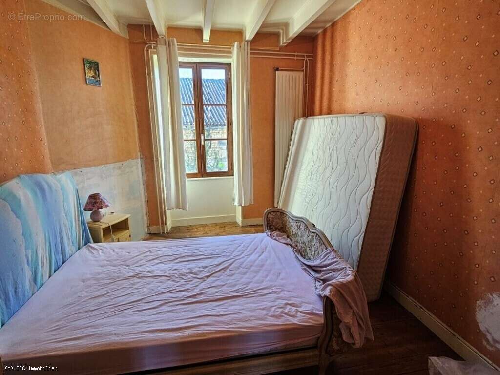 Maison à CHAMPAGNE-MOUTON