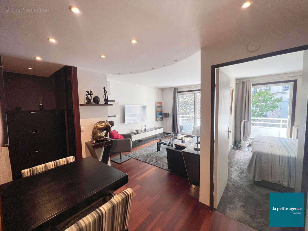 Appartement à PARIS-10E