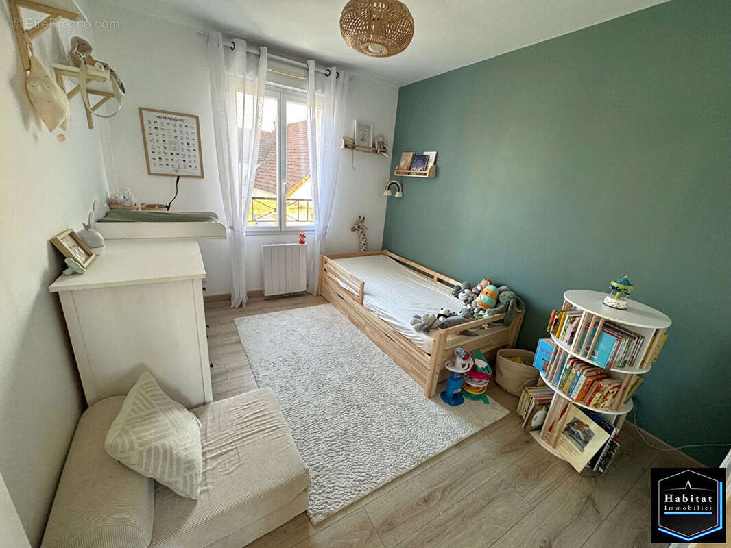 Maison à PEROY-LES-GOMBRIES