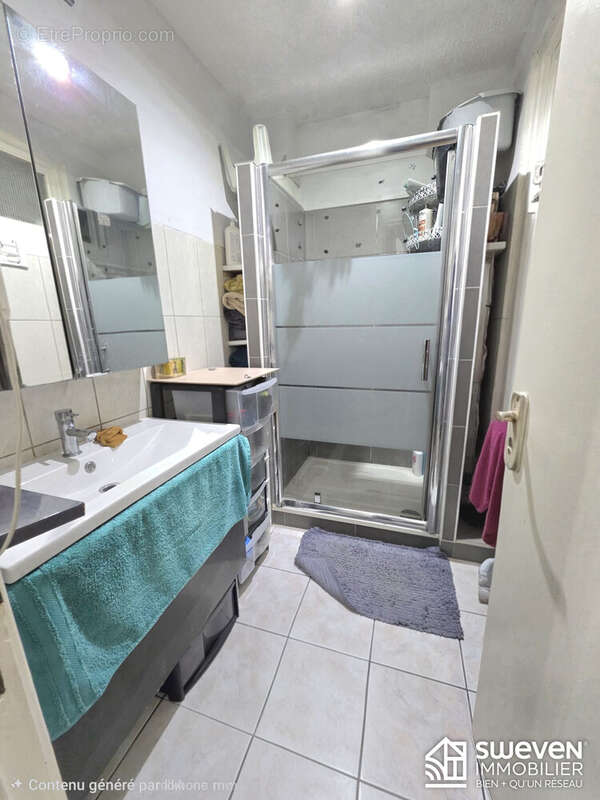 Salle d'eau - Appartement à PERPIGNAN