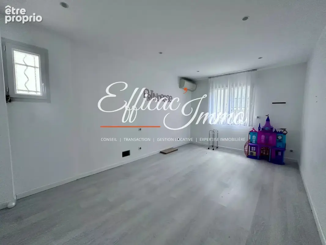 Bien de 154,51 m² avec garage, jardin et prestations haut de gamme - photo 9