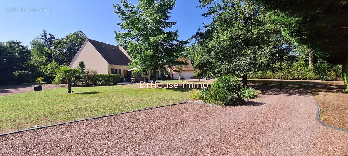 Maison 180 m² à Guecelard  - photo 3