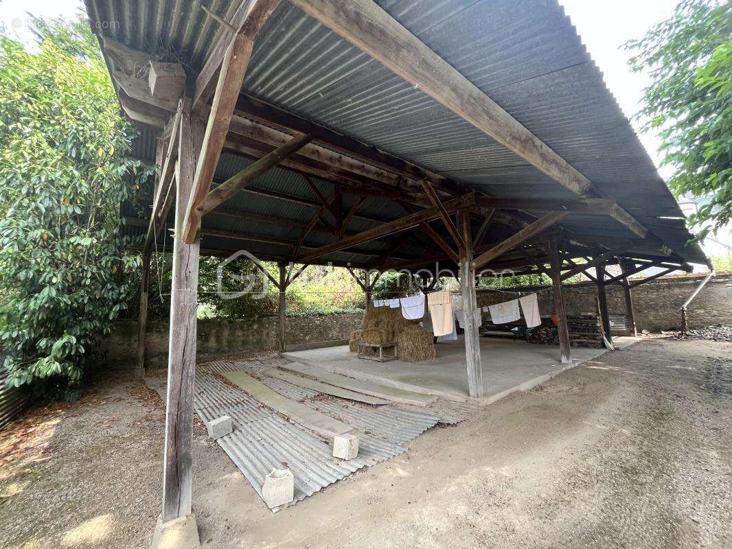 Rare sur le marché : Pavillon de plain-pied sur sous-sol complet avec balcon et vue imprenable sur la Loire - photo 27