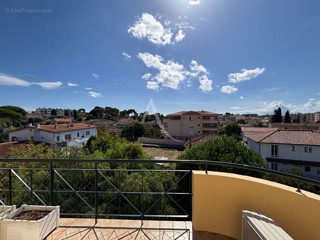 Appartement à LE CANNET