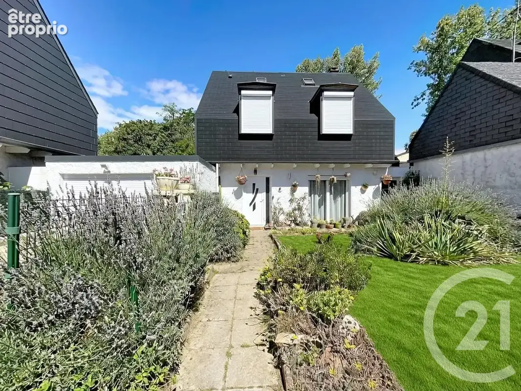 Maison 138 m² à Savigny-Le-Temple  - photo 2