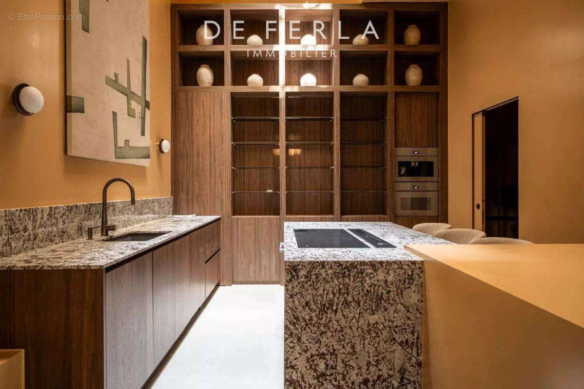 Appartement à PARIS-7E
