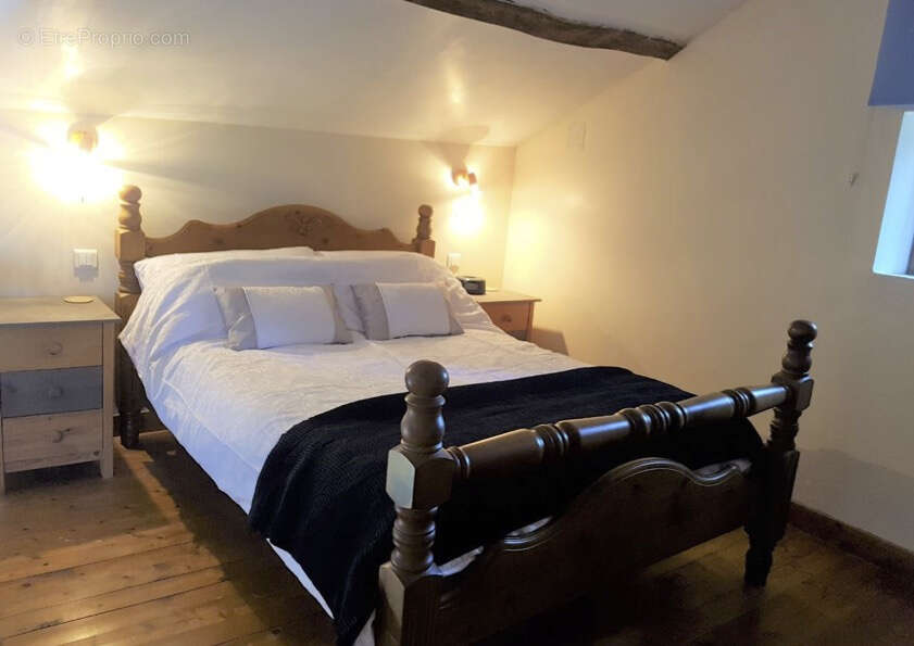 Maison à SAINT-JUIRE-CHAMPGILLON