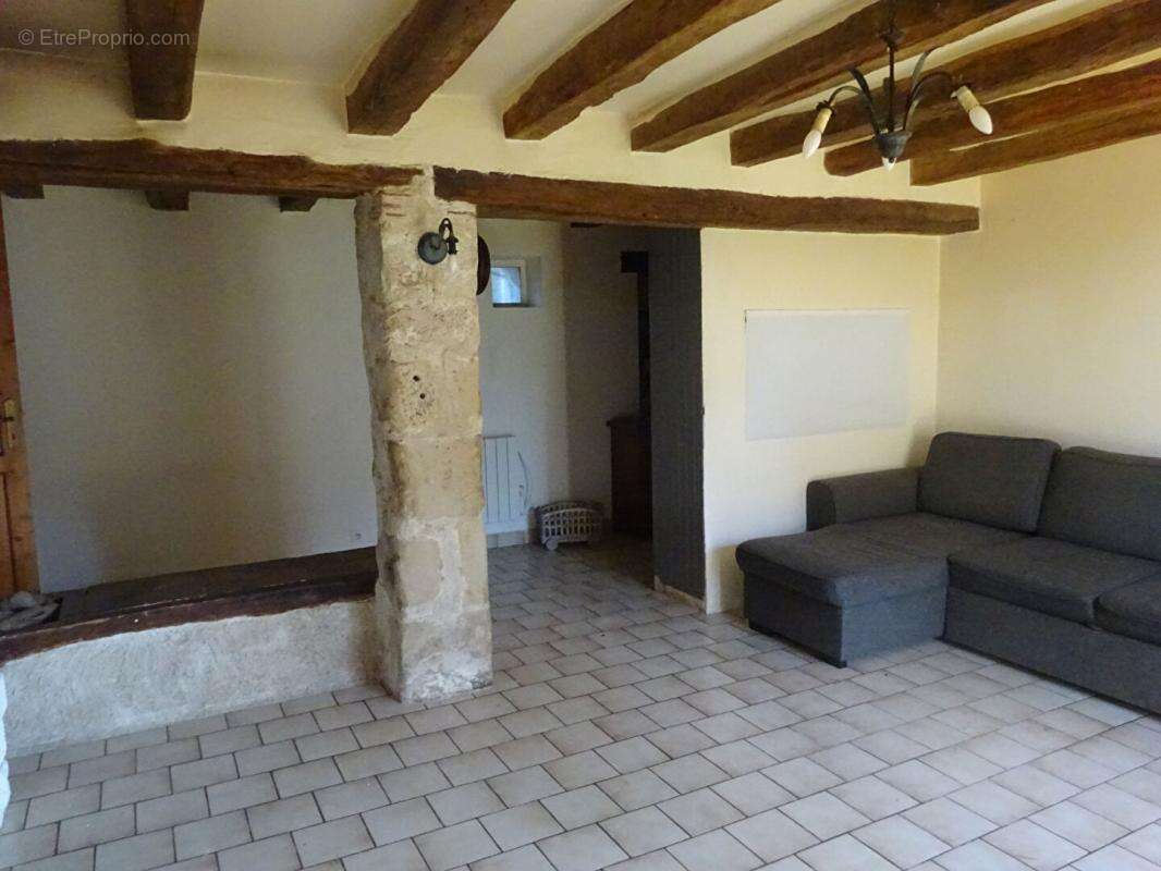 Maison à YZEURES-SUR-CREUSE