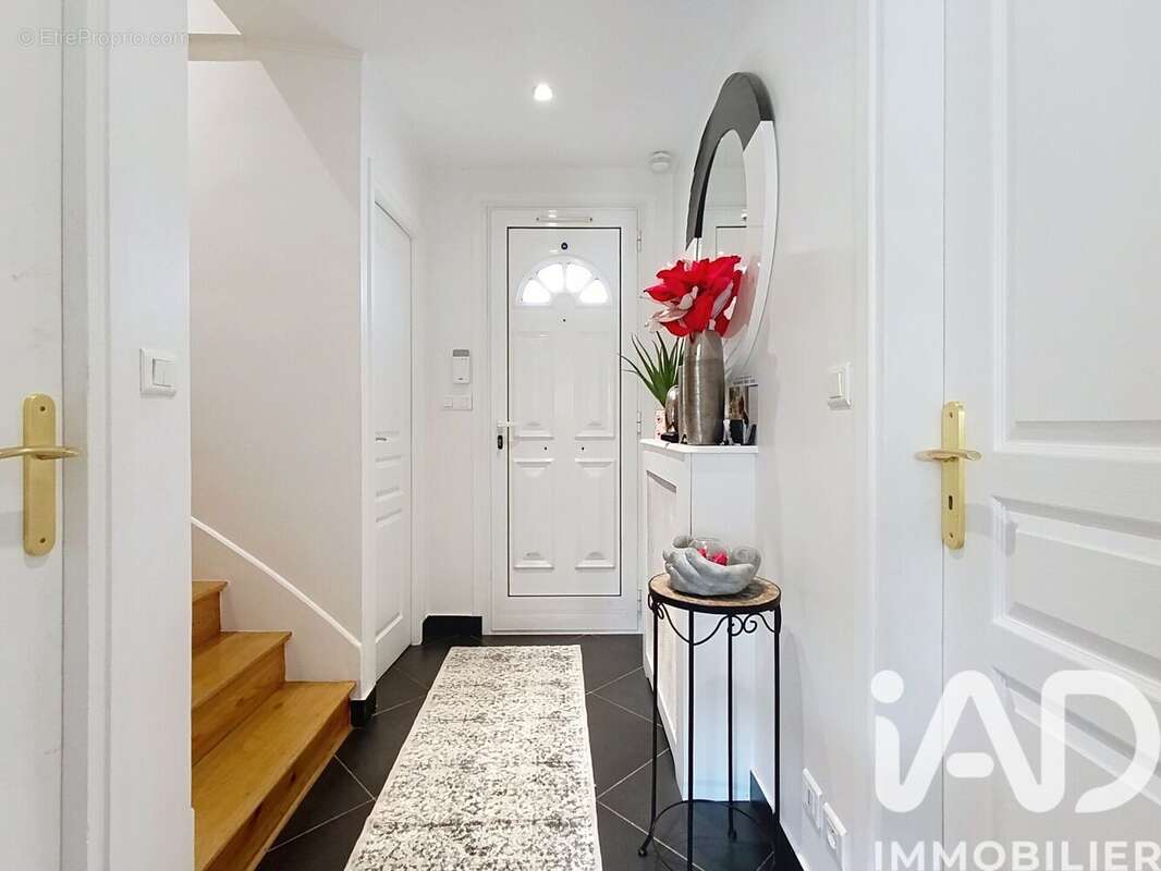 Maison 81 m² à Champigny-Sur-Marne  - photo 2