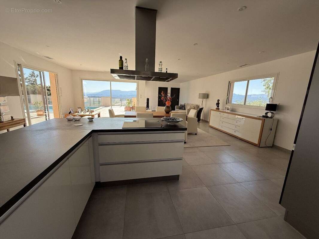 Photo 3 - Maison à CARLENCAS-ET-LEVAS