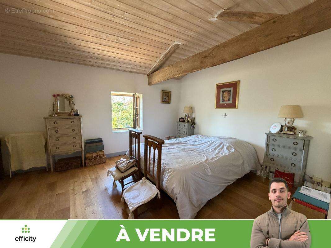 Maison 260 m² à Couhe  - photo 15