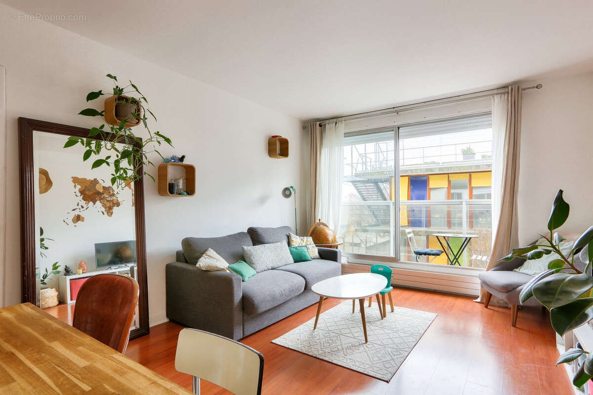 Appartement à PARIS-11E