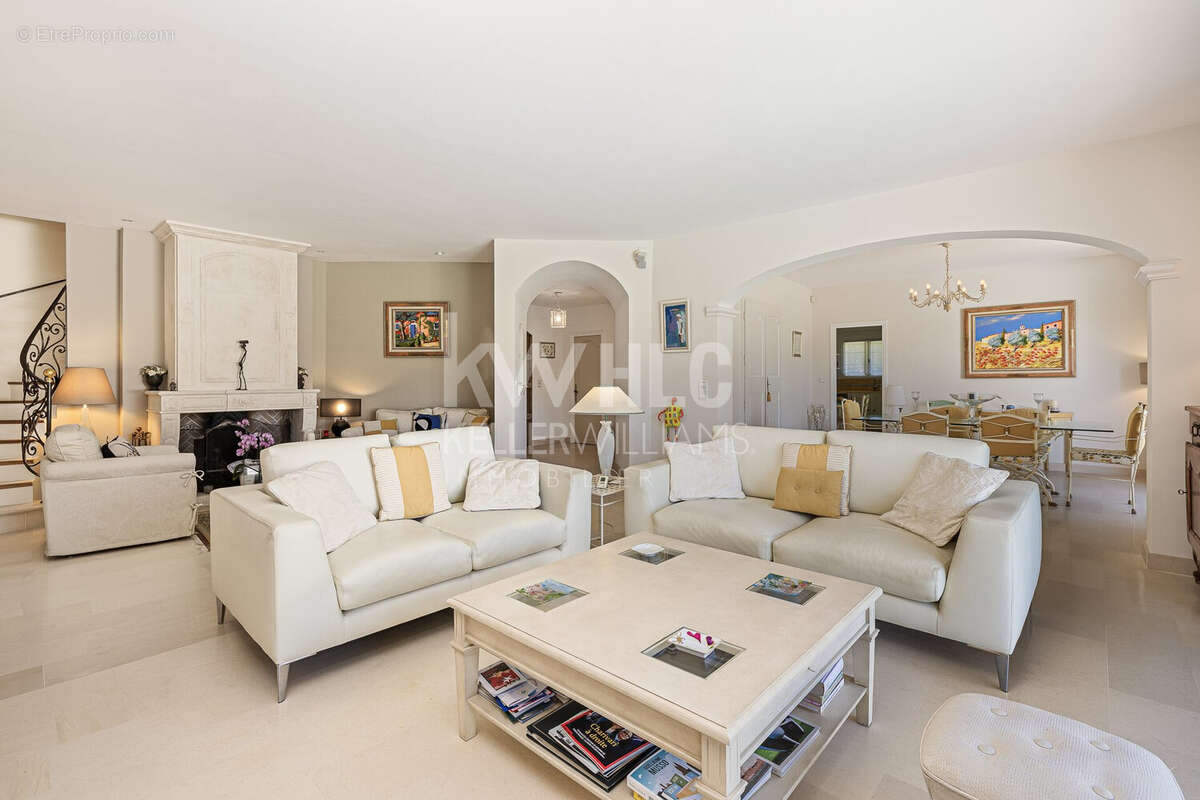 Maison 204 m² à Valbonne  - photo 7
