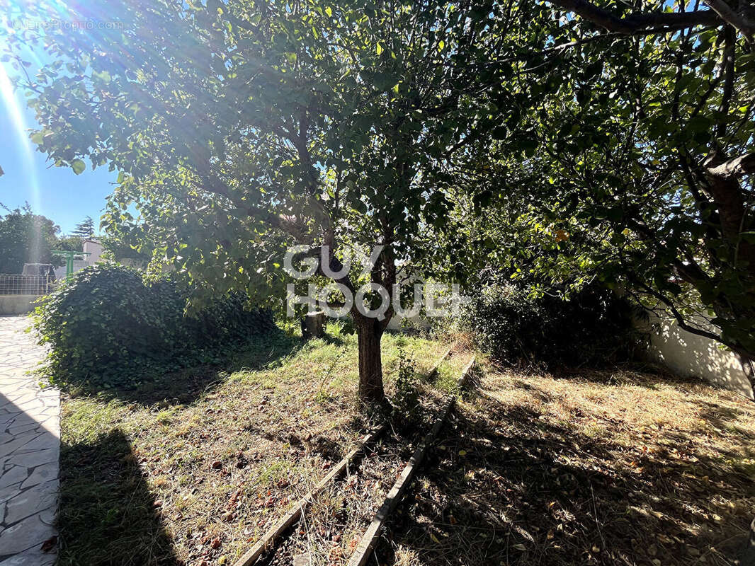 Maison à VILLENEUVE-DE-LA-RAHO