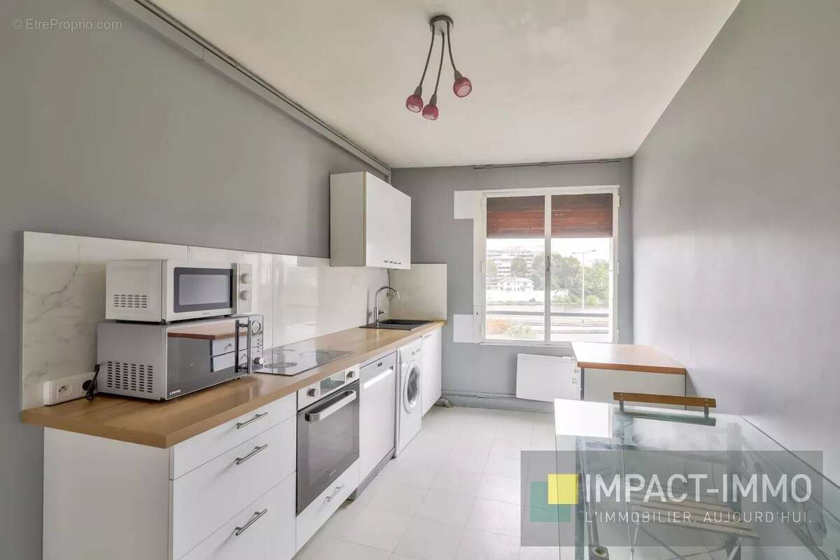 Appartement à COURBEVOIE