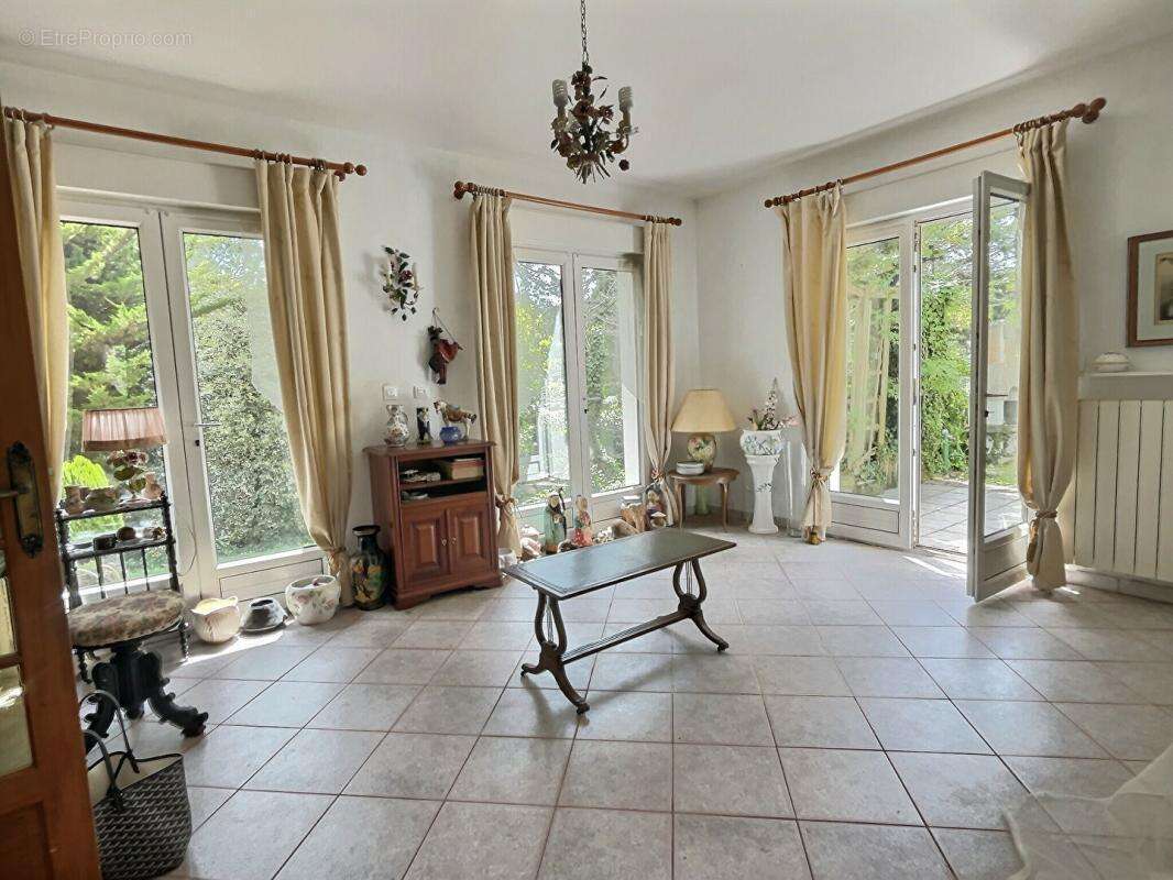 Maison à NESLES