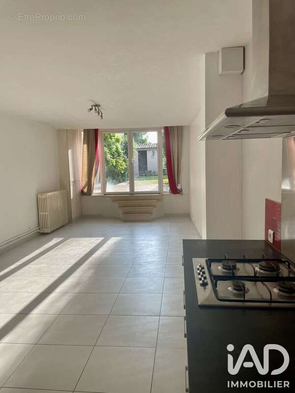 Maison 92 m² à Saintes  - photo 3