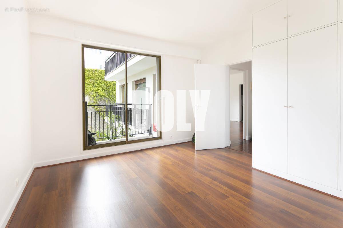 Appartement à NEUILLY-SUR-SEINE