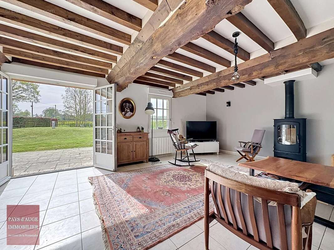 Maison à SAINT-GEORGES-EN-AUGE