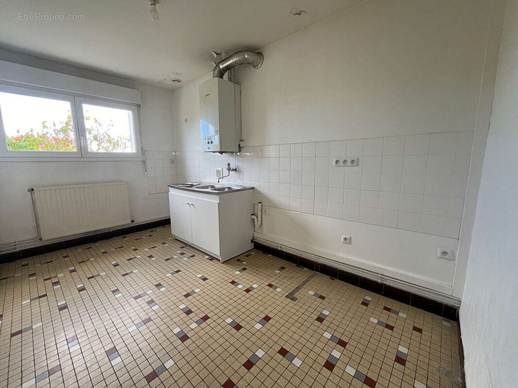 EXCLUSIVITE - Appartement de type III à rafraichir aux abords de La Rochelle - photo 2