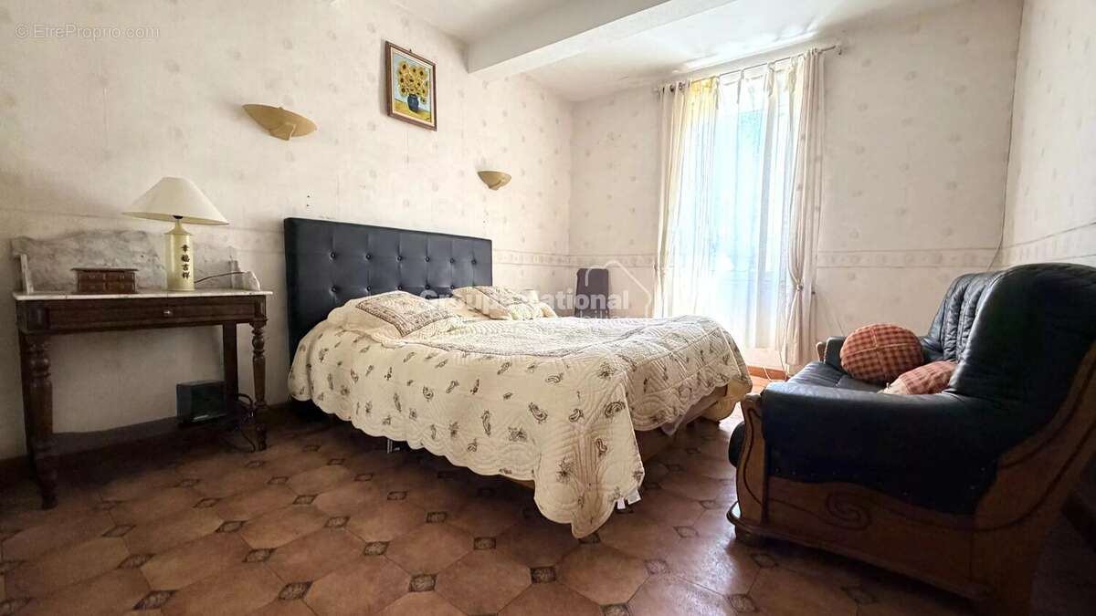 Courthezon - ensemble immobilier de 385 m² en campagne - photo 16