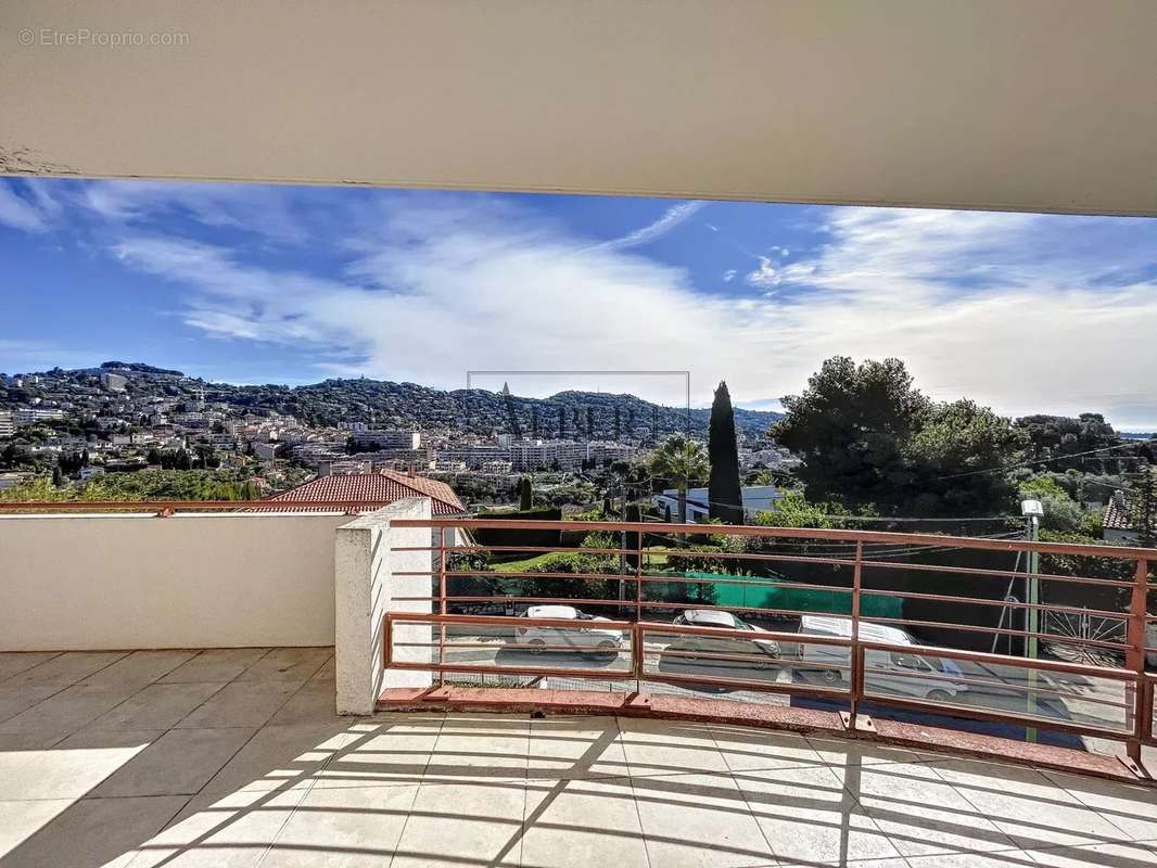 Appartement à LE CANNET