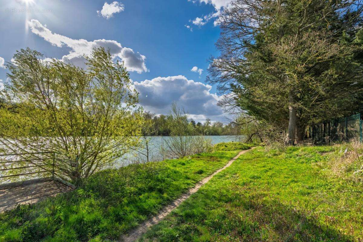 Maison à SOISY-SUR-SEINE